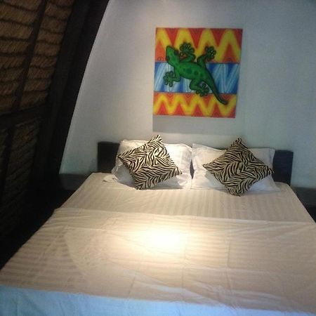 Love And Peace Deep Jungle River Paradise Resort Puerto Princesa Room photo
